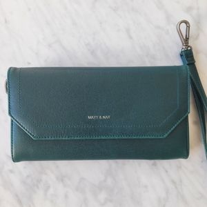 Matt & Nat Mion Vegan Wristlet Wallet in Emerald Green